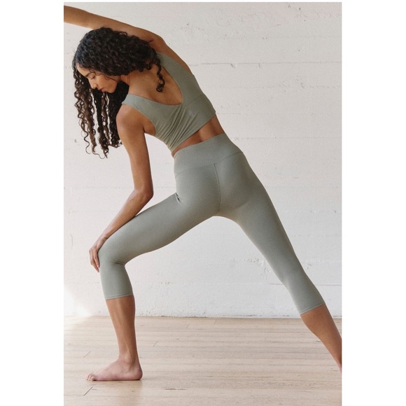 NWT FP Movement Women's Never Better
Capri Leggings women XL sage stone - Picture 3 of 12